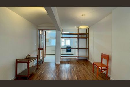 Apartamento para alugar com 100m², 2 quartos e 1 vaga Apartamento para alugar com 100m², 2 quartos e 1 vagaSala de Jantar