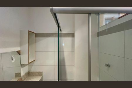 Apartamento para alugar com 100m², 2 quartos e 1 vaga Apartamento para alugar com 100m², 2 quartos e 1 vagaBanheiro da Suíte