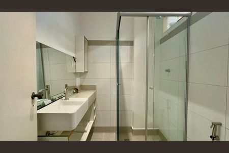 Apartamento para alugar com 100m², 2 quartos e 1 vaga Apartamento para alugar com 100m², 2 quartos e 1 vagaBanheiro da Suíte