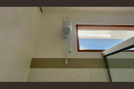 Apartamento para alugar com 100m², 2 quartos e 1 vaga Apartamento para alugar com 100m², 2 quartos e 1 vagaBanheiro da Suíte