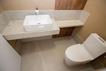 Lavabo de casa à venda com 3 quartos, 217m² em Lúcio de Abreu, Contagem