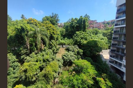 Apartamento à venda com 80m², 2 quartos e 1 vaga