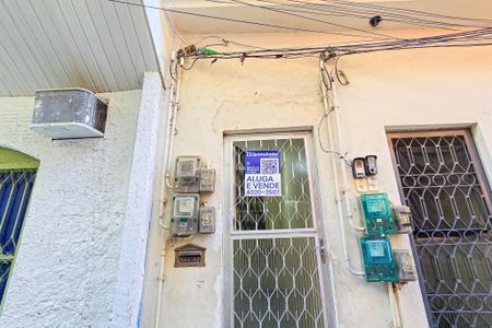 Casa para alugar com 65m², 1 quarto e sem vagaFachada casa com placa