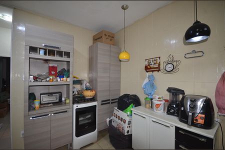 Casa para alugar com 80m², 4 quartos e 2 vagasCozinha