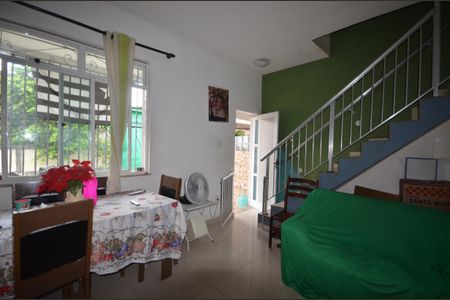 Sala de casa para alugar com 4 quartos, 80m² em Cascadura, Rio de Janeiro