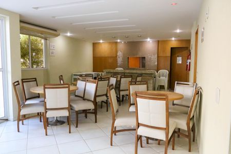 Apartamento para alugar com 56m², 2 quartos e 1 vaga Apartamento para alugar com 56m², 2 quartos e 1 vagaÁrea comum - Salão de festas