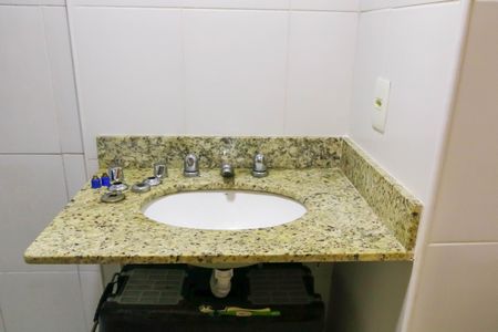 Apartamento para alugar com 56m², 2 quartos e 1 vaga Apartamento para alugar com 56m², 2 quartos e 1 vagaBanheiro do Quarto Suite