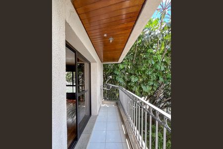 Apartamento à venda com 136m², 3 quartos e 3 vagasSacada 1