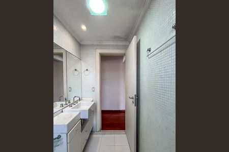 Apartamento à venda com 136m², 3 quartos e 3 vagasBanheiro