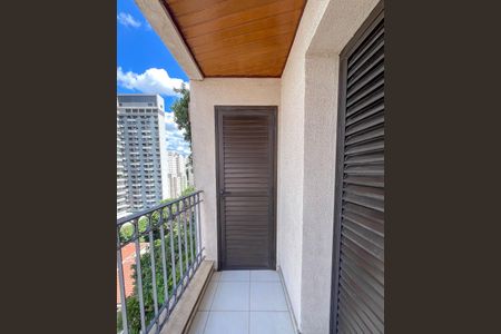 Apartamento à venda com 136m², 3 quartos e 3 vagasSacada do Quarto 1