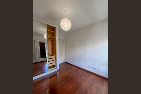 Apartamento à venda com 136m², 3 quartos e 3 vagasQuarto 2