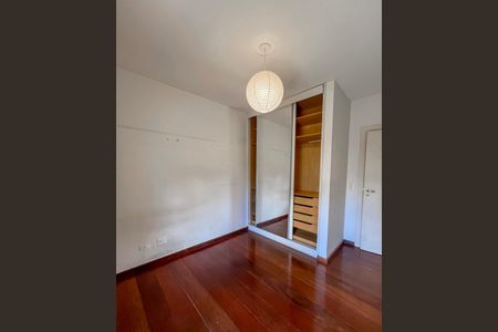 Apartamento à venda com 136m², 3 quartos e 3 vagasQuarto 2