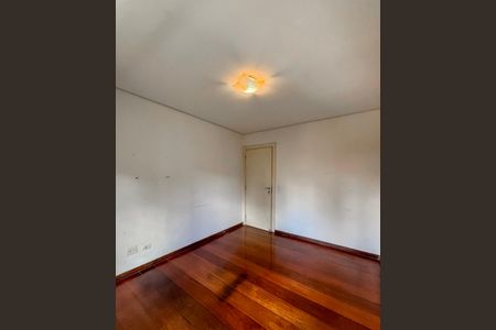 Apartamento à venda com 136m², 3 quartos e 3 vagasQuarto 3