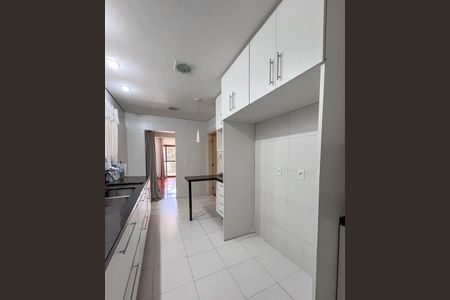 Apartamento à venda com 136m², 3 quartos e 3 vagasCozinha
