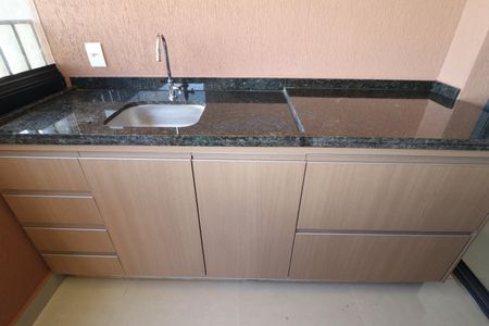 Apartamento para alugar com 68m², 2 quartos e 1 vagaSacada