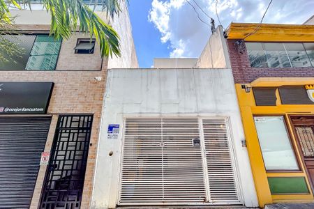 Casa para alugar com 98m², 2 quartos e 1 vagaFachada com Plaquinha