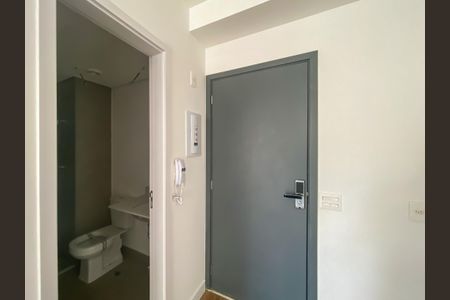 Studio à venda com 27m², 1 quarto e sem vaga Studio à venda com 27m², 1 quarto e sem vagaBanheiro