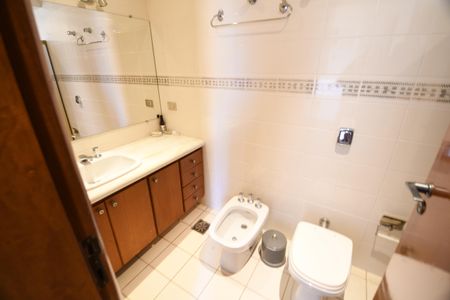 Apartamento para alugar com 260m², 4 quartos e 3 vagasBanheiro Suíte 2