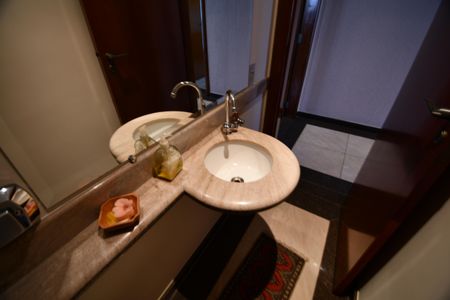 Apartamento para alugar com 260m², 4 quartos e 3 vagasLavabo