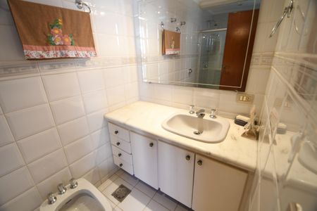 Apartamento para alugar com 260m², 4 quartos e 3 vagasBanheiro Suíte 1