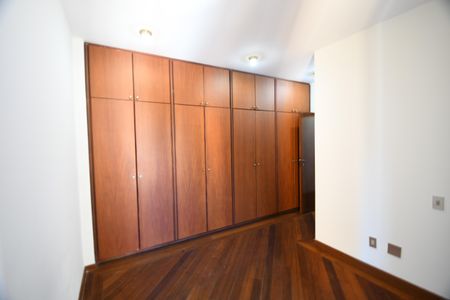 Apartamento para alugar com 260m², 4 quartos e 3 vagasQuarto Suíte 2