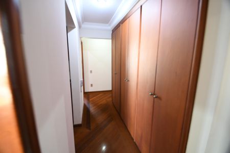 Apartamento para alugar com 260m², 4 quartos e 3 vagasCorredor