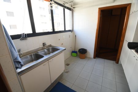 Apartamento para alugar com 260m², 4 quartos e 3 vagasÁrea de Serviço