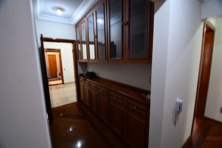 Apartamento para alugar com 260m², 4 quartos e 3 vagasCorredor