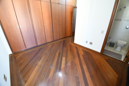 Apartamento para alugar com 260m², 4 quartos e 3 vagasQuarto Suíte 2