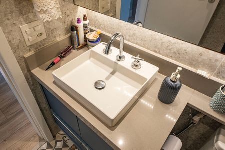 Apartamento à venda com 82m², 3 quartos e 2 vagasBanheiro Social