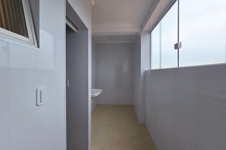 Apartamento à venda com 72m², 3 quartos e 1 vagaÁrea de Serviço