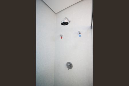 Banheiro de kitnet/studio para alugar com 1 quarto, 64m² em Vila Nova Conceição, São Paulo