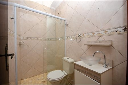 Casa para alugar com 140m², 3 quartos e 2 vagasSuíte - banheiro