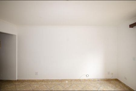 Casa para alugar com 140m², 3 quartos e 2 vagasSala