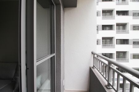 Varanda de kitnet/studio à venda com 1 quarto, 26m² em Vila Nova Conceição, São Paulo