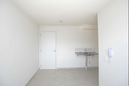 Sala de apartamento para alugar com 1 quarto, 34m² em Parque Industrial Tomas Edson, São Paulo