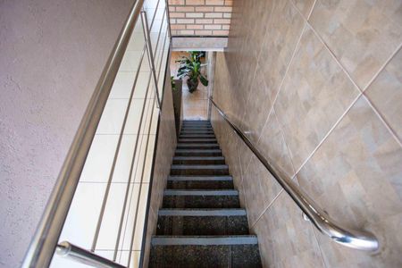 Casa à venda com 200m², 3 quartos e 4 vagasEscada