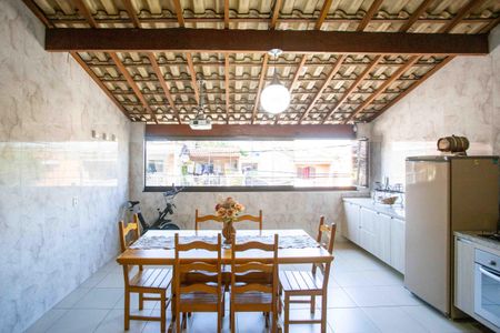 Casa à venda com 200m², 3 quartos e 4 vagasVaranda gourmet