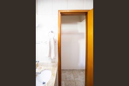 Casa à venda com 200m², 3 quartos e 4 vagasBanheiro 2