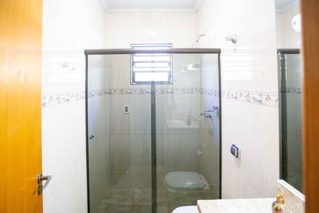 Casa à venda com 200m², 3 quartos e 4 vagasBanheiro 2