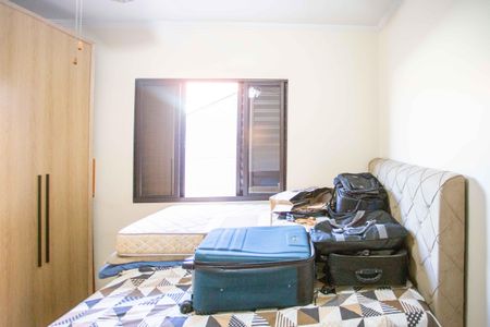 Casa à venda com 200m², 3 quartos e 4 vagasQuarto 2