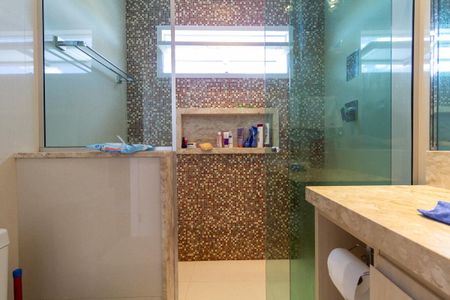 Casa à venda com 170m², 3 quartos e 3 vagasBanheiro 1