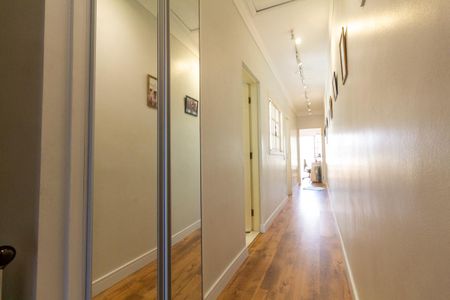 Casa à venda com 170m², 3 quartos e 3 vagasCorredor