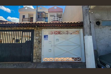 Casa à venda com 170m², 3 quartos e 3 vagasFachada