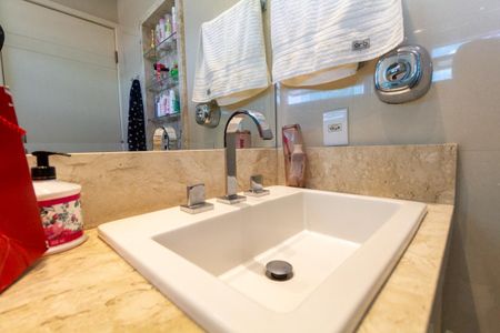 Casa à venda com 170m², 3 quartos e 3 vagasBanheiro 1