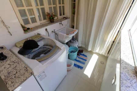 Casa à venda com 170m², 3 quartos e 3 vagasÁrea de Serviço