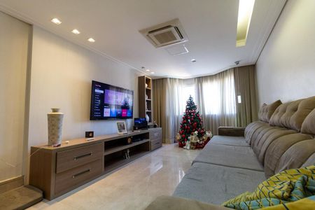 Casa à venda com 170m², 3 quartos e 3 vagasSala