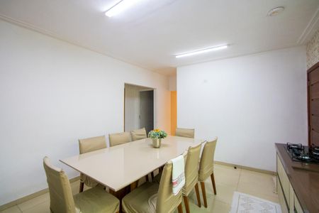 Casa à venda com 193m², 3 quartos e 6 vagasCozinha