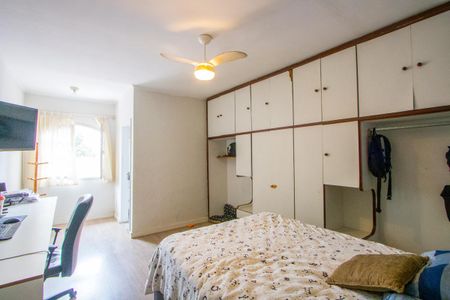 Casa à venda com 193m², 3 quartos e 6 vagasQuarto 2 - Suíte