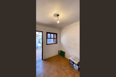 Casa à venda com 200m², 3 quartos e 4 vagasQuarto de Serviço